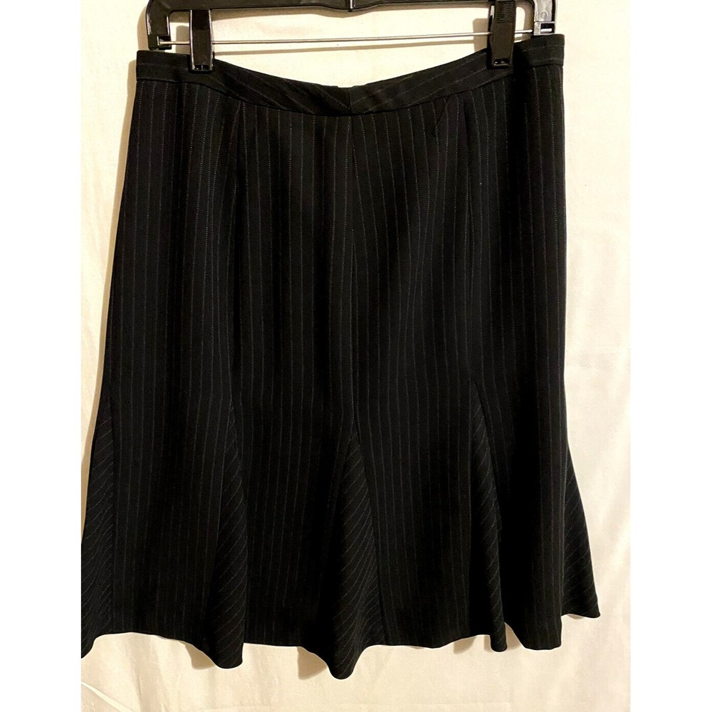 Ann Taylor LOFT Skirt 8 Womens Black Pinstriped Gored Flared Lined Knee Length